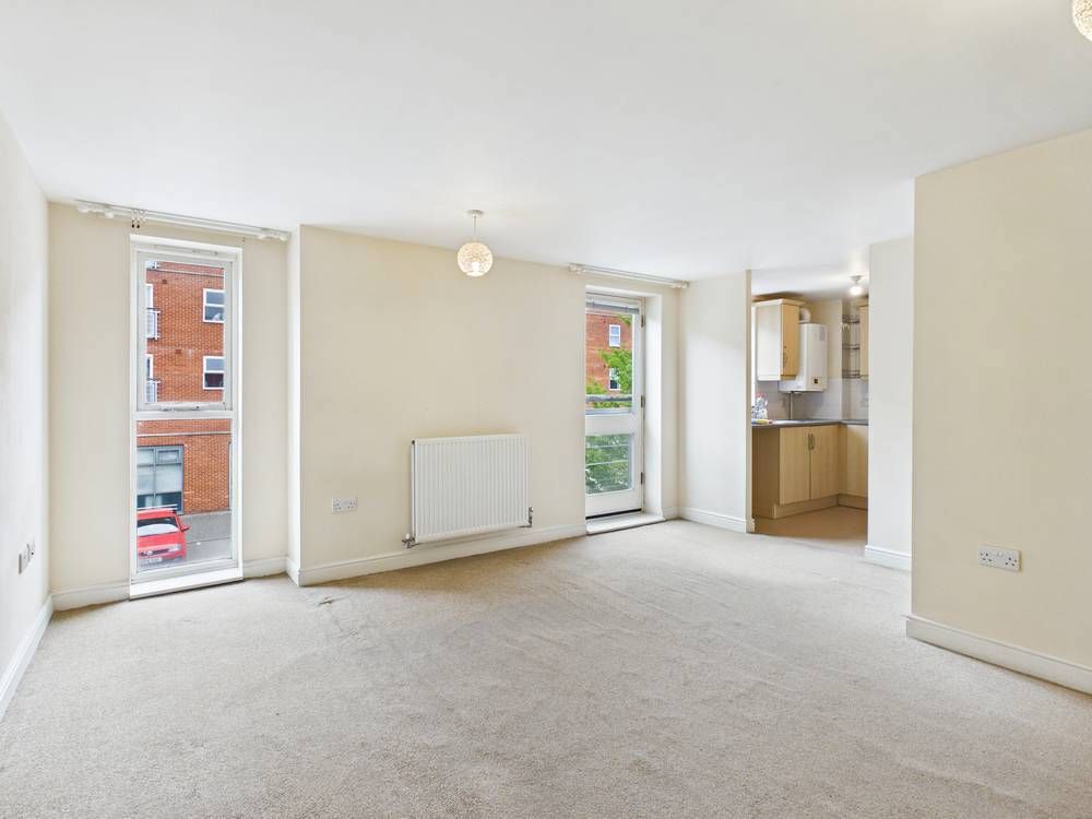 Property photo 2 of 9 Giraffe360-Still005