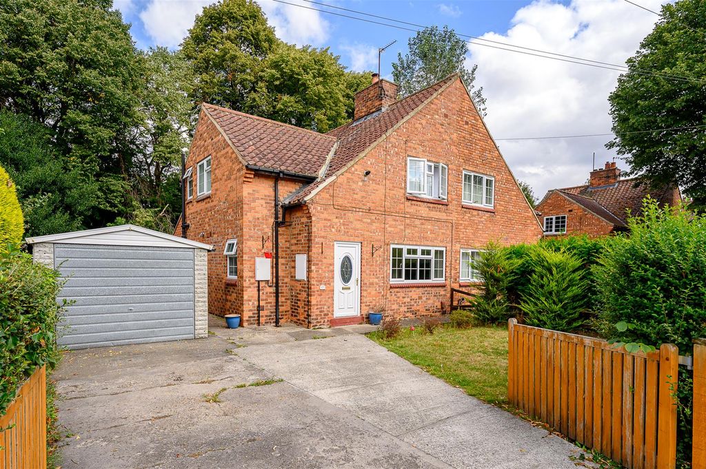 Property photo 1 of 13 External