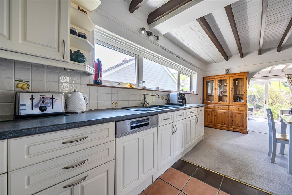 Property photo 3 of 38 1453098 (8).Jpg