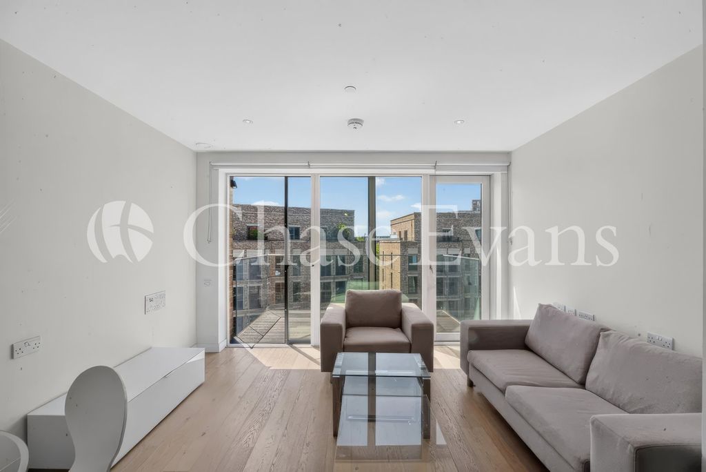 Property photo 1 of 14 Living