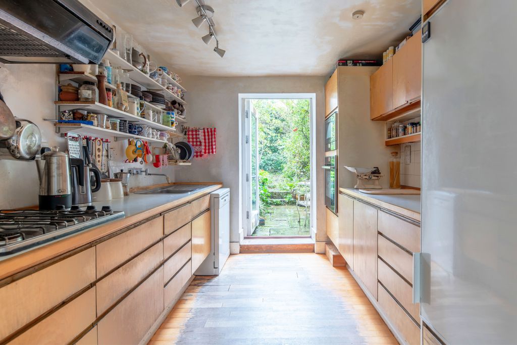 Property photo 2 of 15 Kitchen