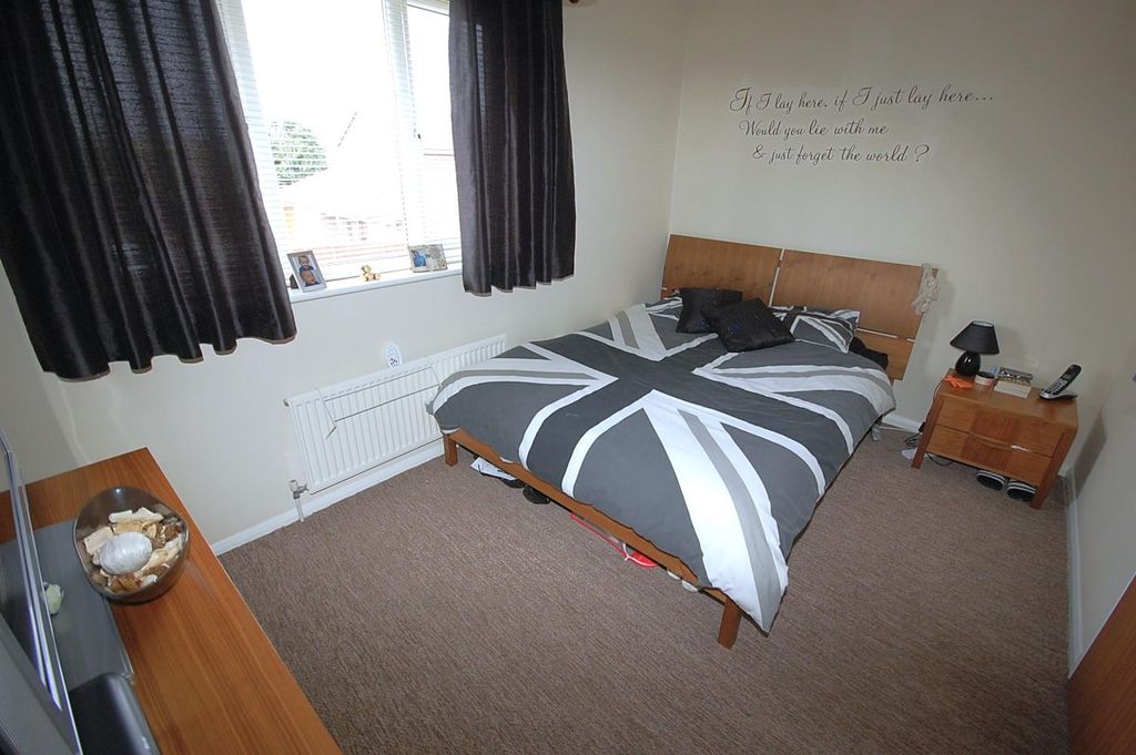 Property photo 3 of 7 Bedroom 1