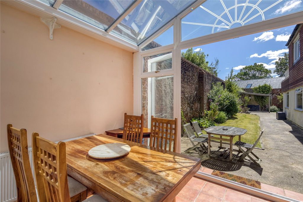 Property photo 2 of 18 Picture No. 04