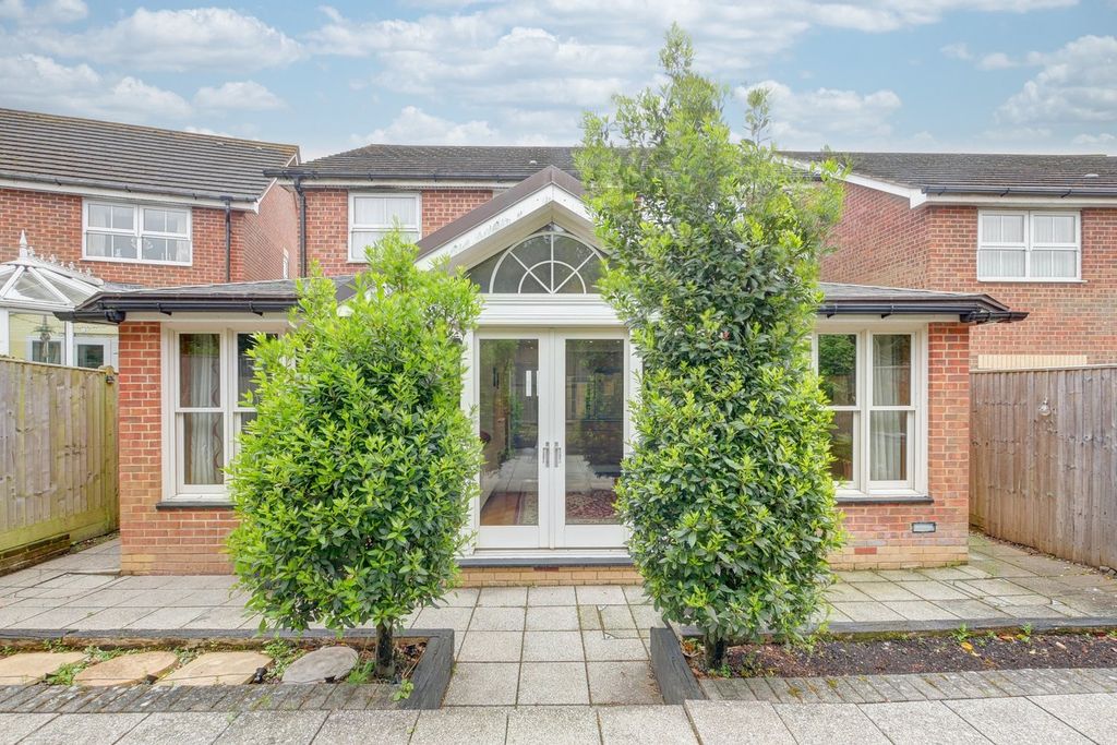 Property photo 2 of 15