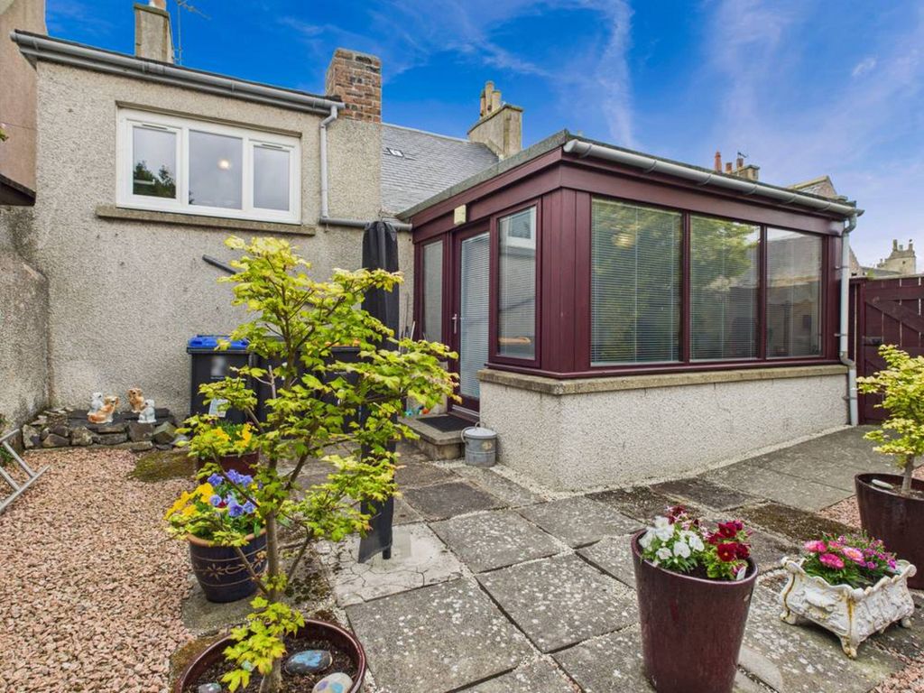 Property photo 3 of 36