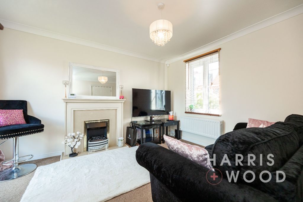 Property photo 2 of 17 4018704