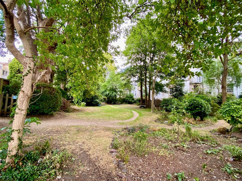 Property photo 3 of 13 Picture No. 16