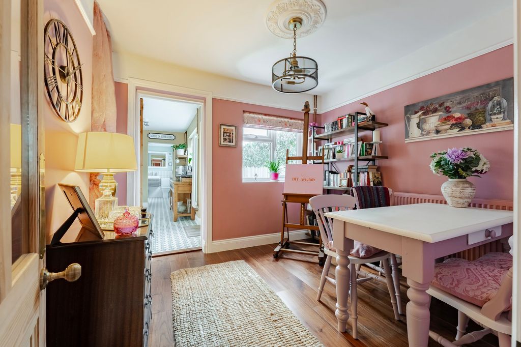 Property photo 2 of 19
