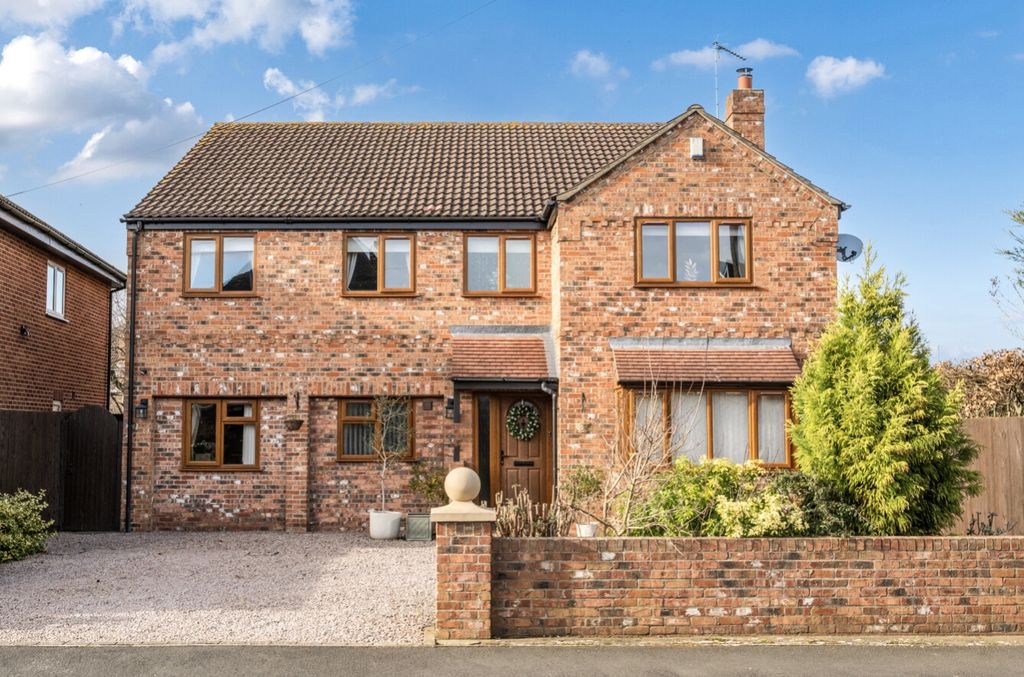 Property photo 1 of 41 1429798-3-69B19E232Dda4
