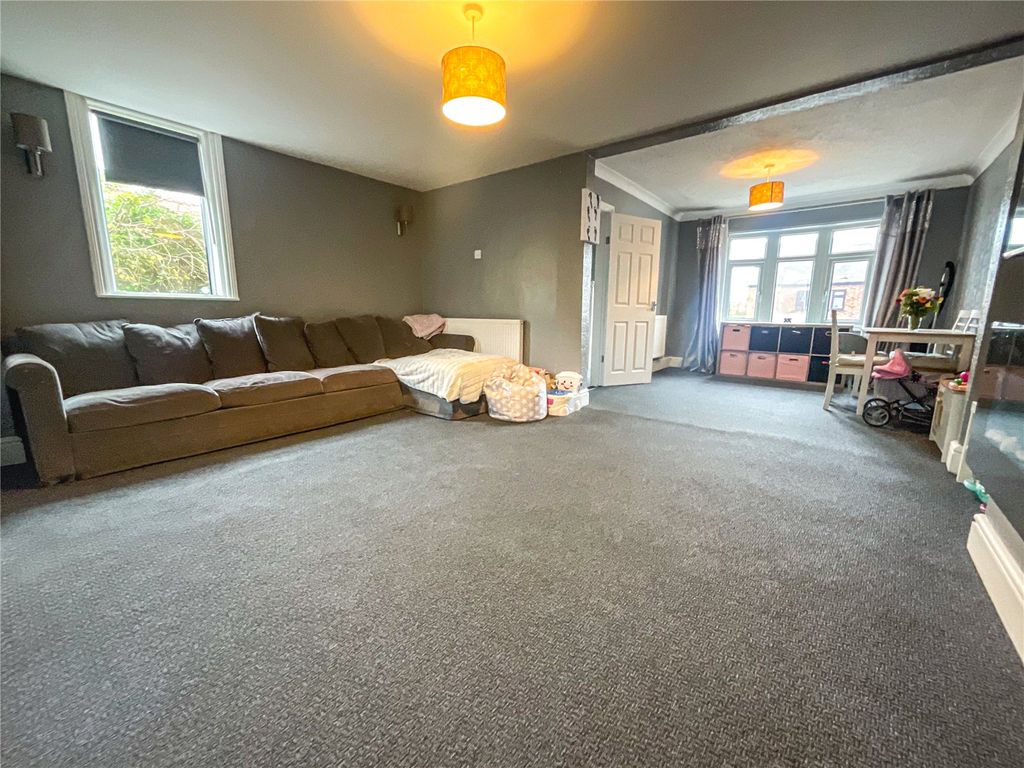 Property photo 3 of 17 Picture No. 02