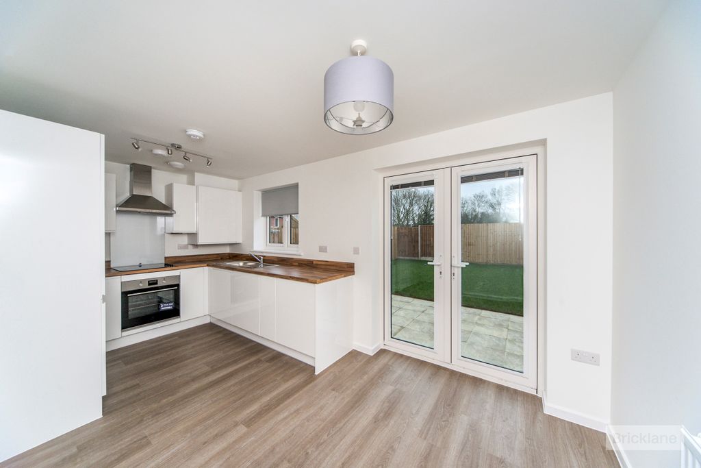 Property photo 3 of 14 Kitchen