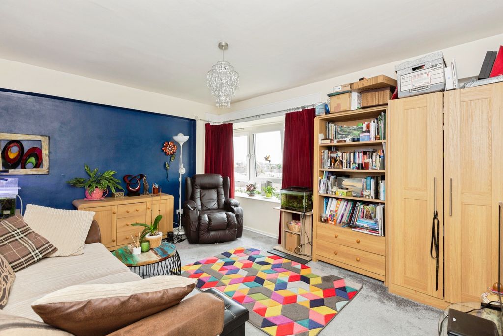 Property photo 2 of 11 2