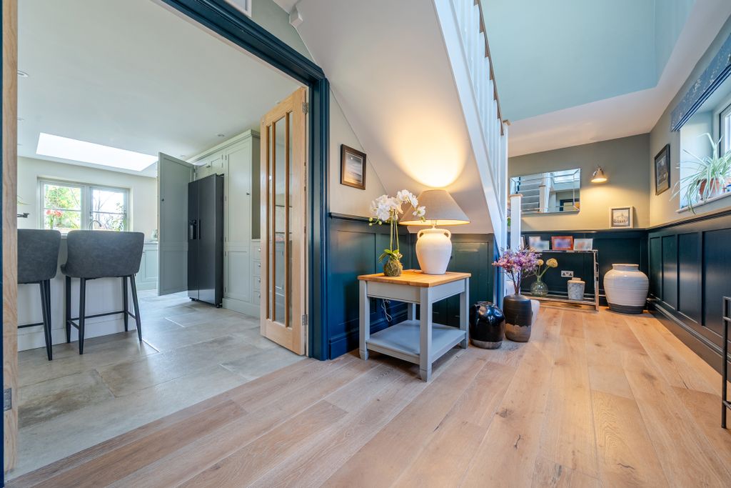 Additional image 10 of 4 bed detached house for saleNewstead Close, Godalming GU7