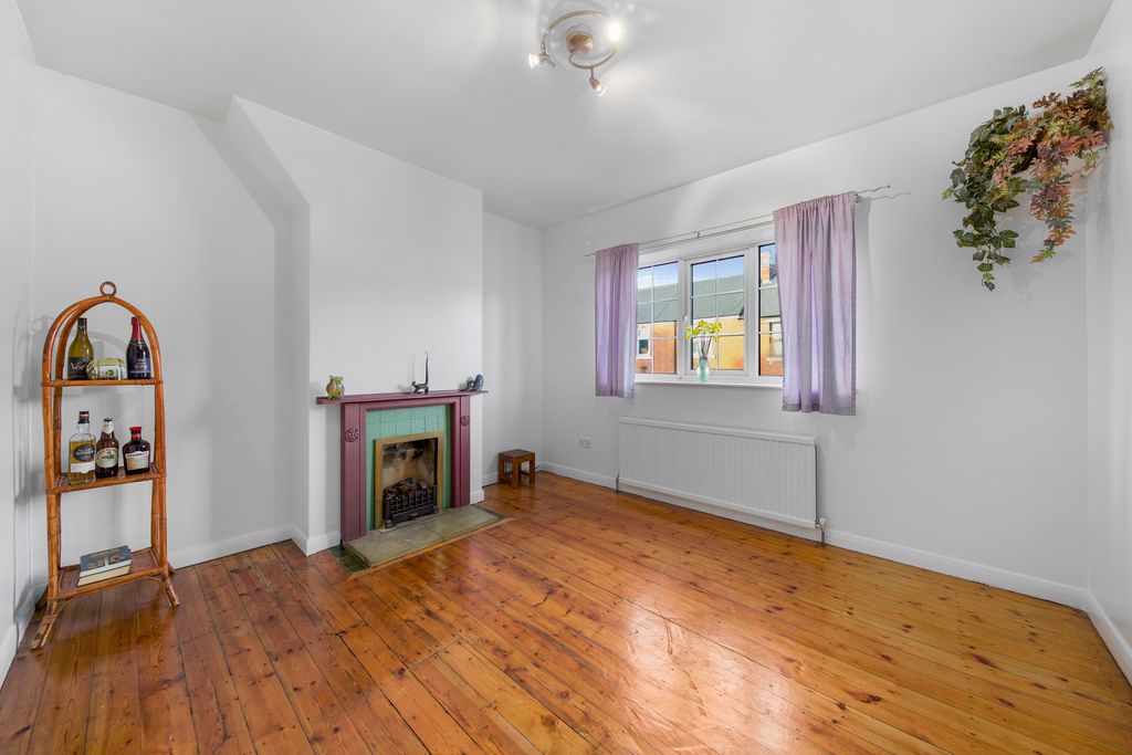 Property photo 2 of 21 Dining Room