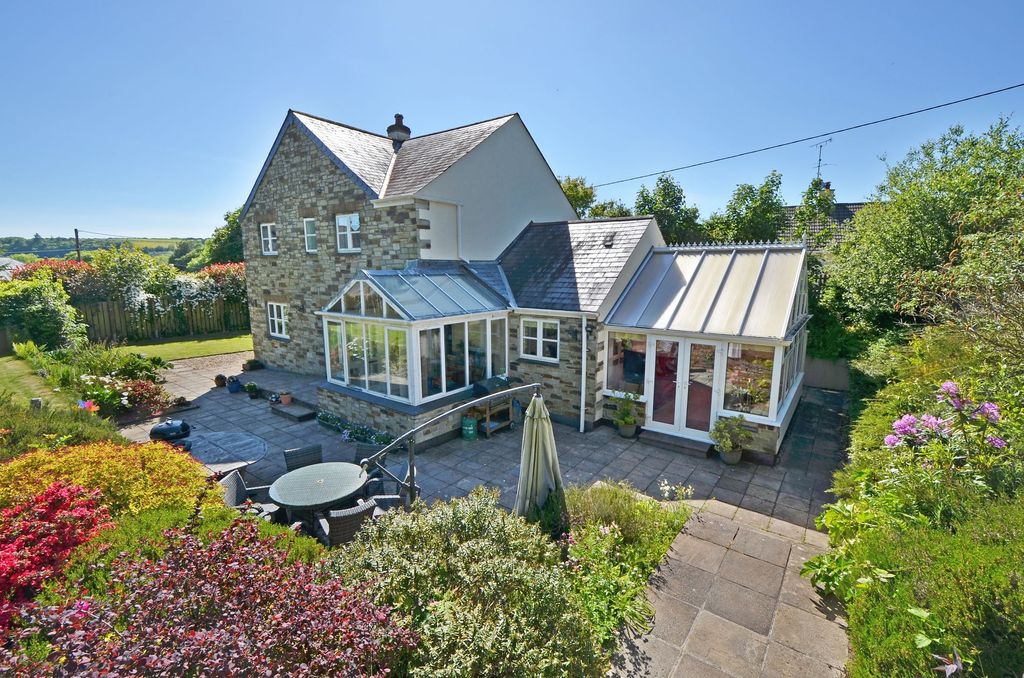 Property photo 1 of 35