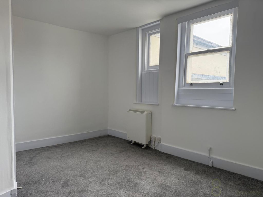 Additional image 6 of 2 bed flat to rentBrighton Road, Worthing BN11