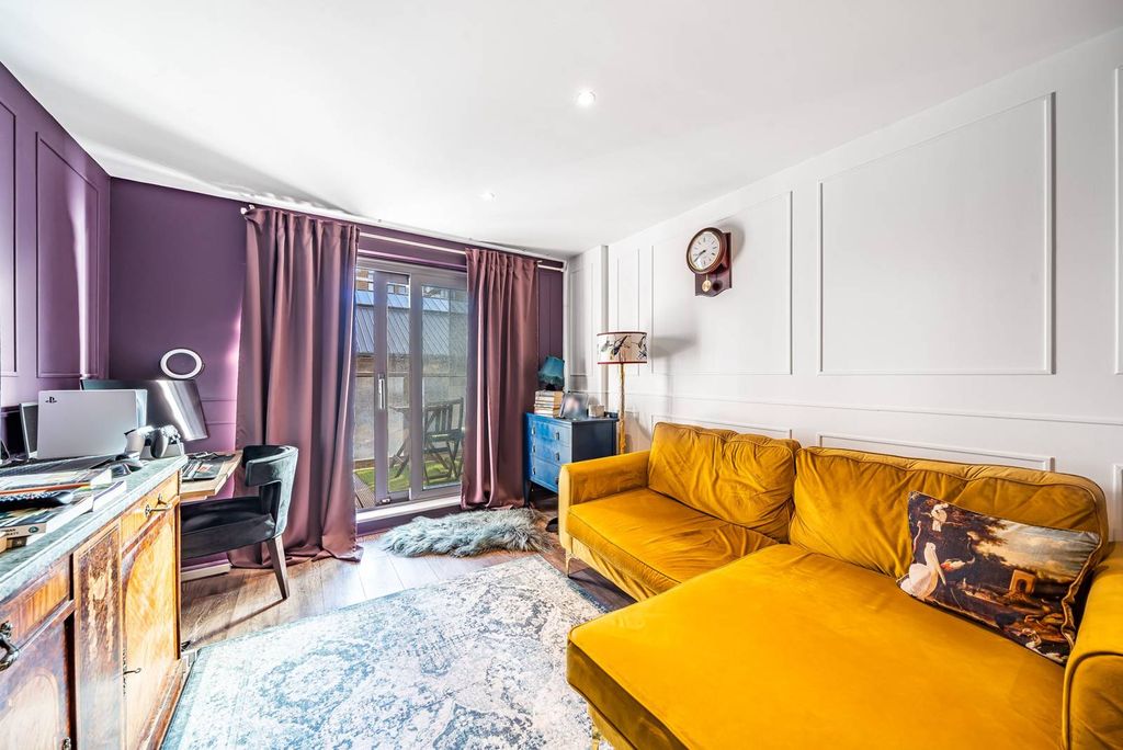 Property photo 3 of 18