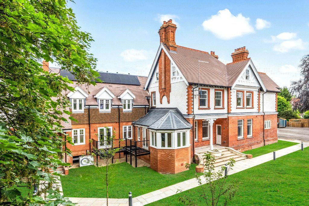 Property photo 1 of 17 Hermitage Place