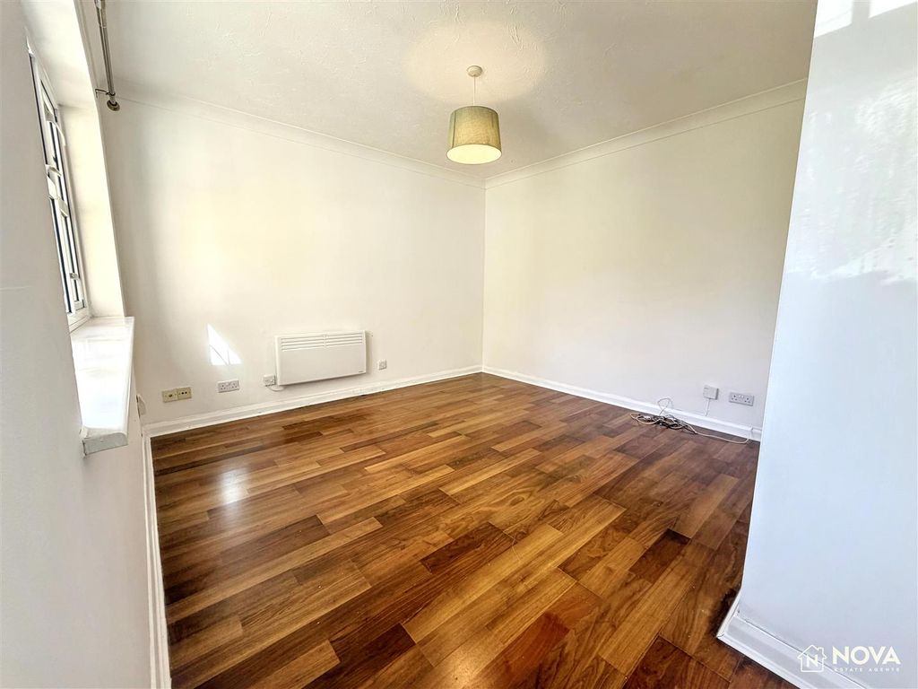 Property photo 3 of 18 Img_5724.Jpg