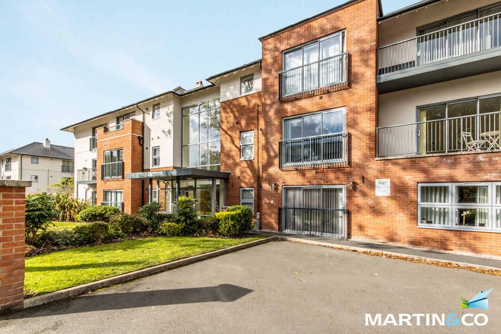 Property photo 1 of 9