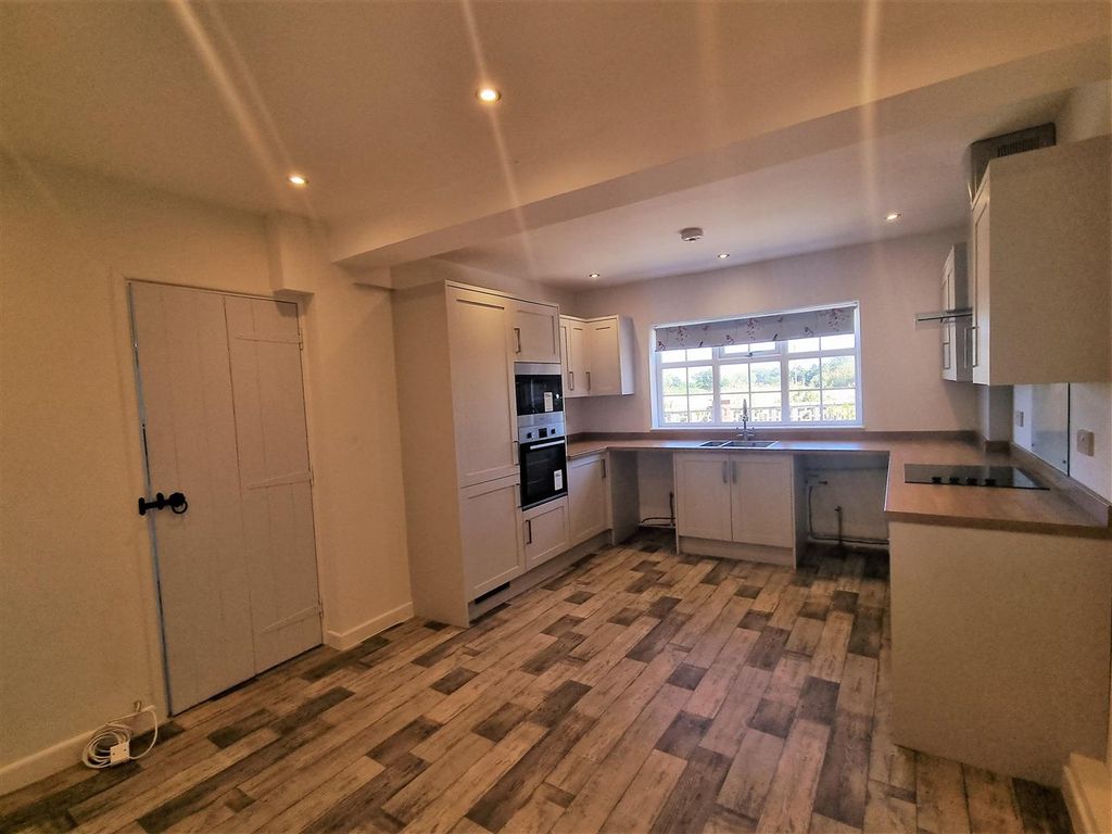 Property photo 3 of 13 Kitchen.Jpg