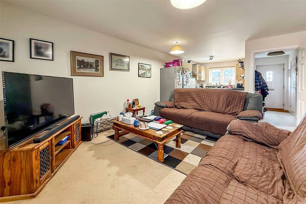 Property photo 2 of 21 Picture No. 17