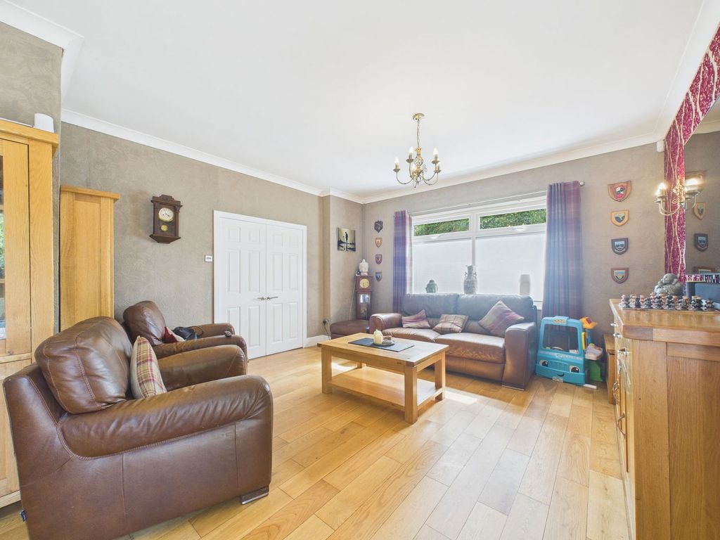 Property photo 3 of 28
