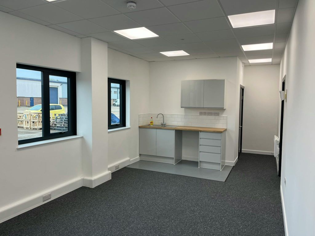 Property photo 3 of 5 Aylesford A5 Larkfield Trading Estate Office Kitchenette.Jpeg