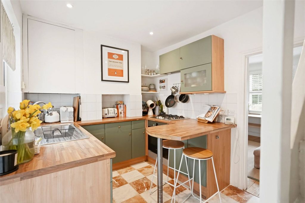 Property photo 3 of 7 Picture No. 11