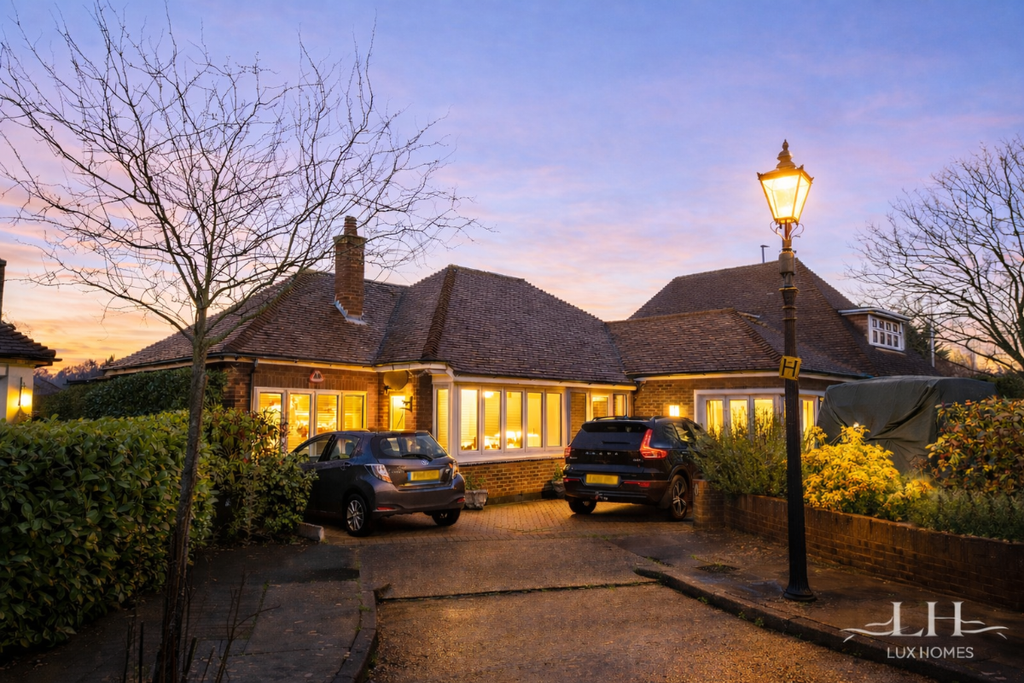 Property photo 1 of 20