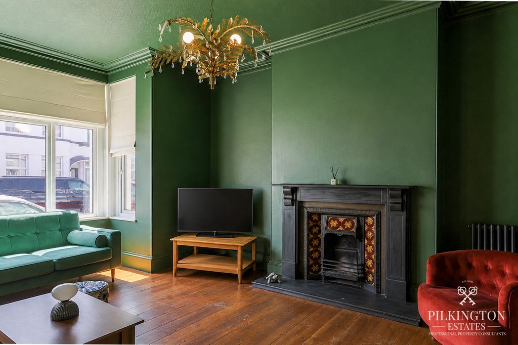 Property photo 3 of 13 5259573
