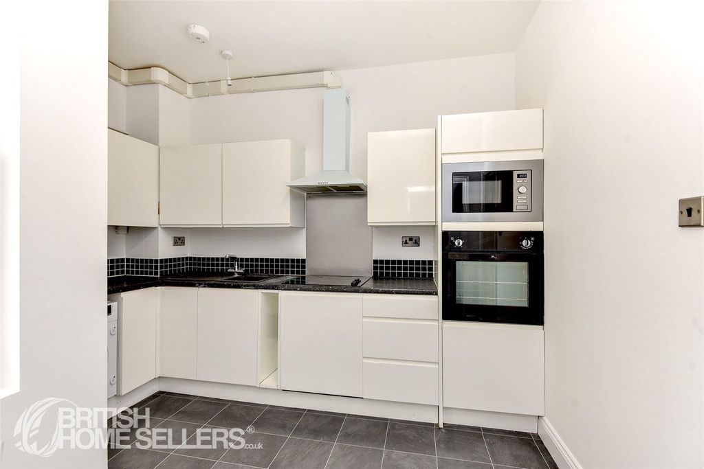 Property photo 3 of 21 3