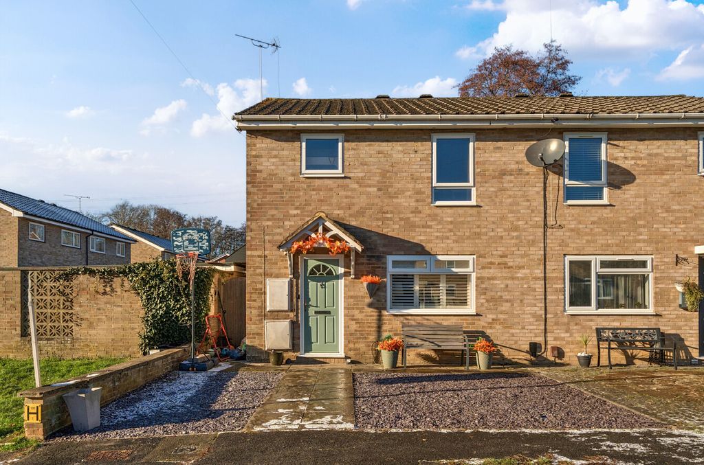 Property photo 1 of 12 1394441-4-695Bbda...