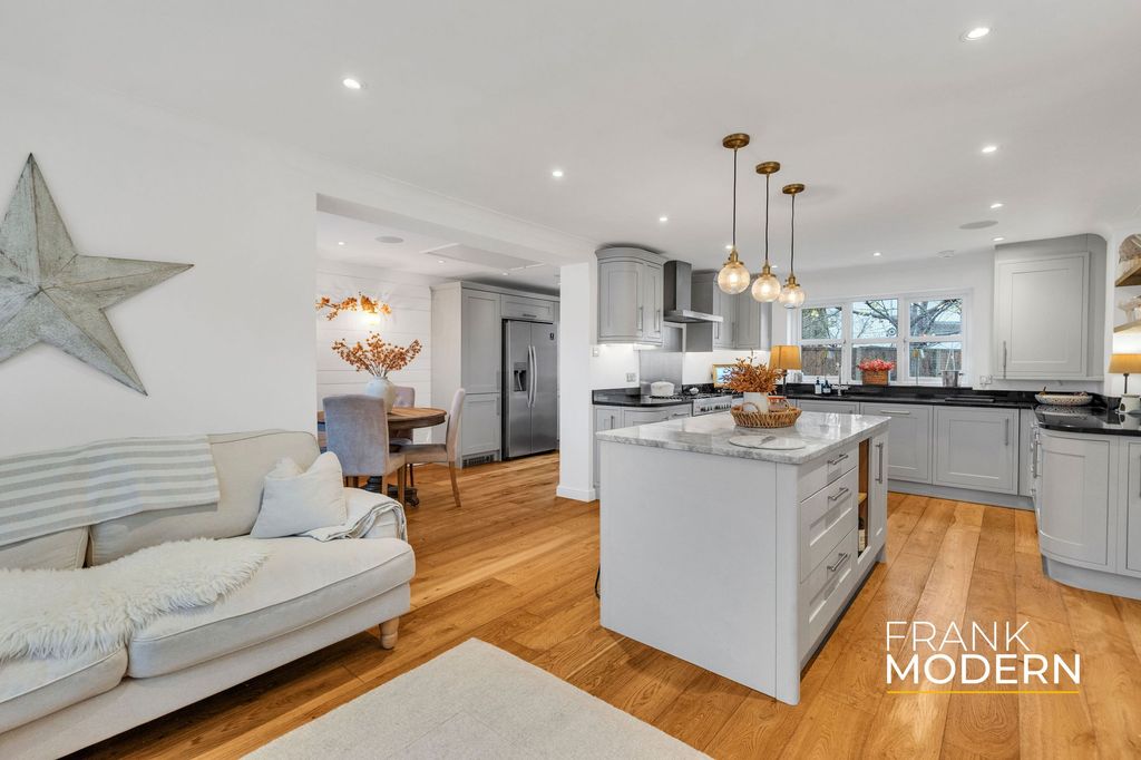 Property photo 3 of 50 Kitchen