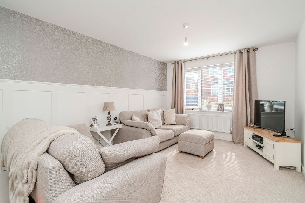 Property photo 3 of 36