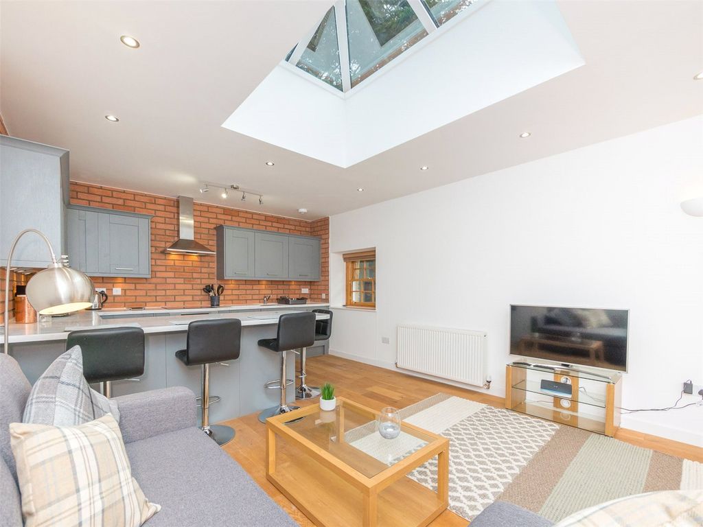 Property photo 2 of 18 Photo 2