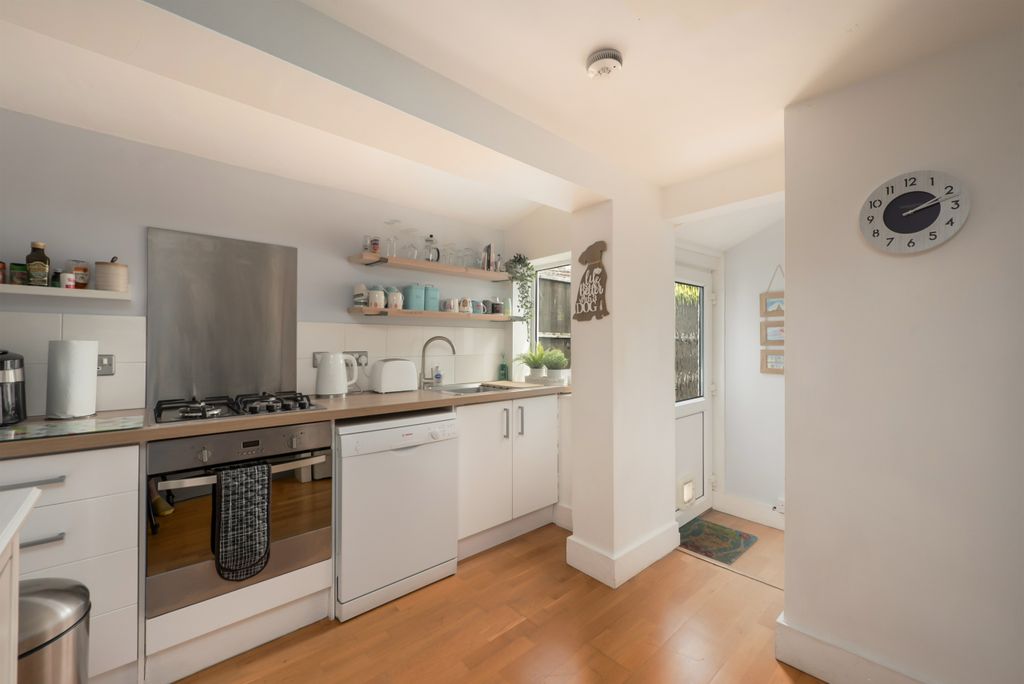 Property photo 3 of 15 Kitchen