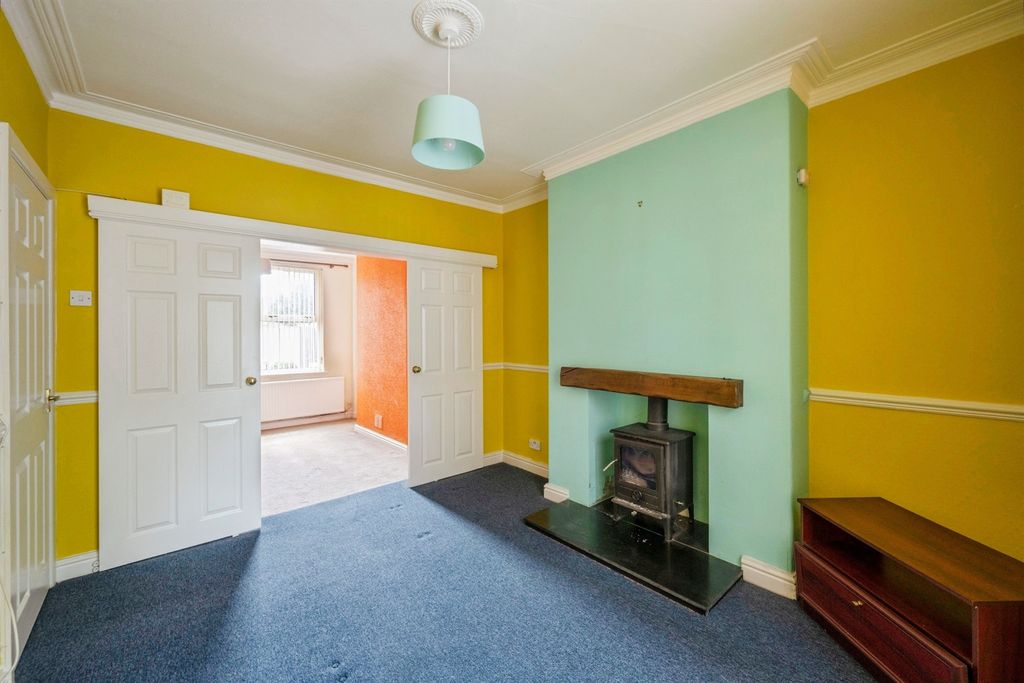 Property photo 2 of 17