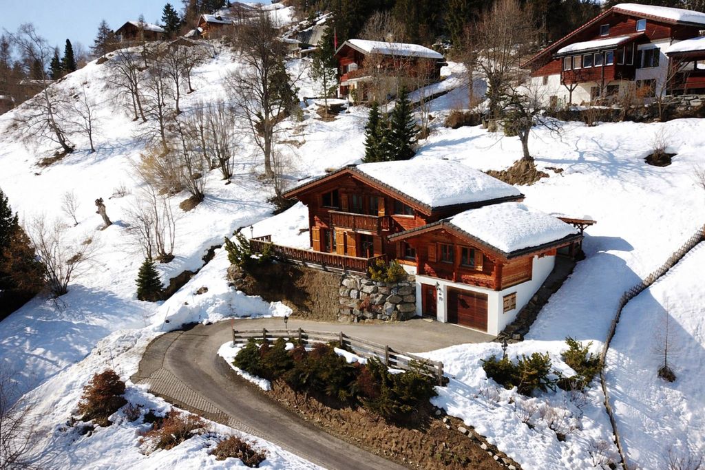 Property photo 1 of 12