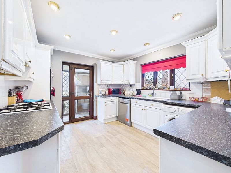 Property photo 3 of 16 Photo 13