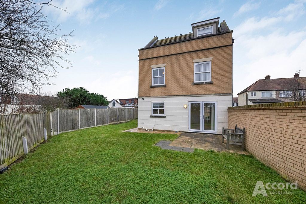 Property photo 2 of 22