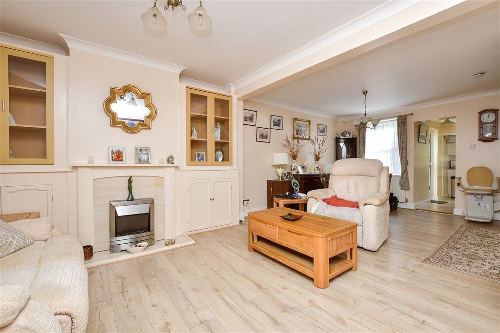 Property photo 2 of 9 Living / Dining Room