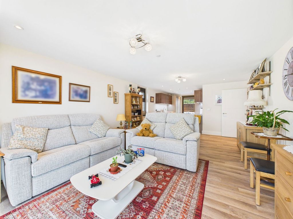 Property photo 3 of 18