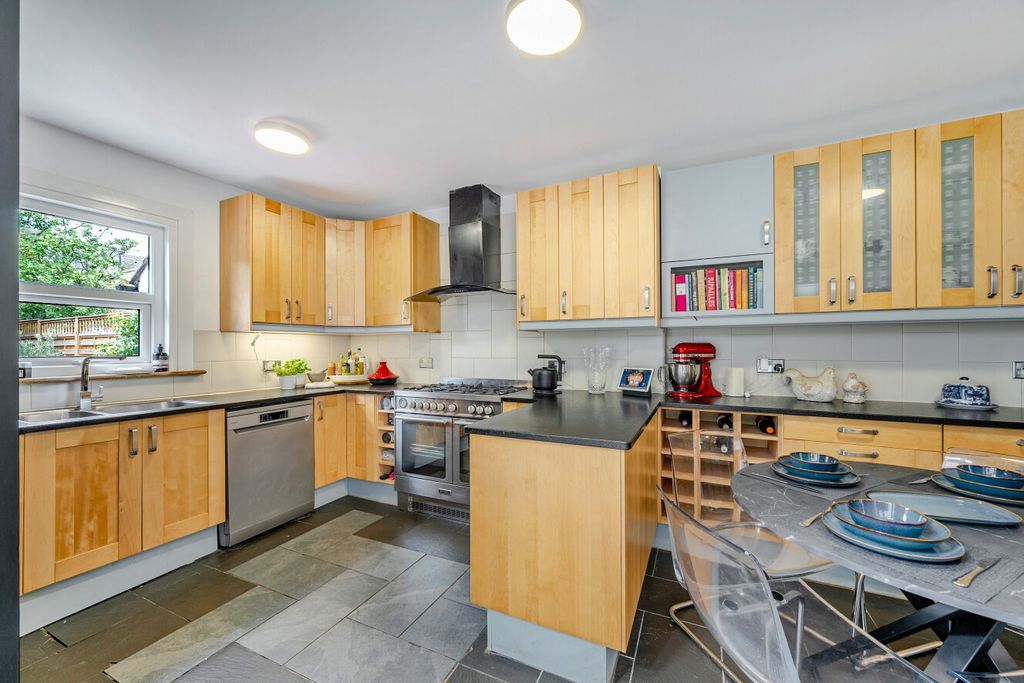 Property photo 3 of 22 1477667-7-6A45017...