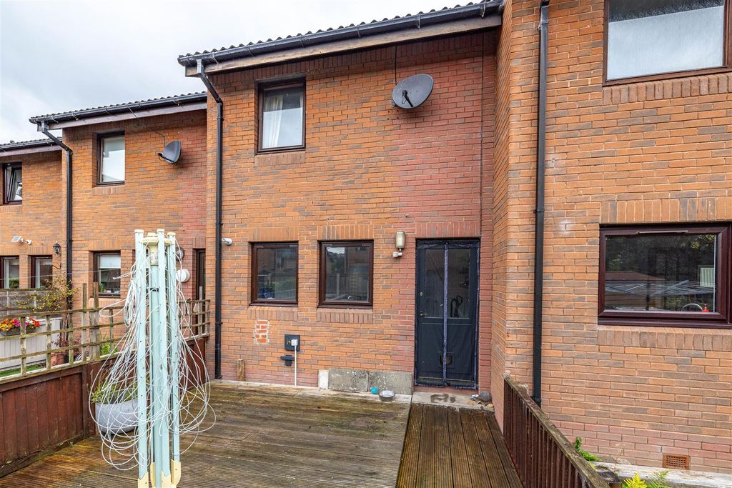 Property photo 2 of 15 18 Cannon Street Selkirk 28.Jpg