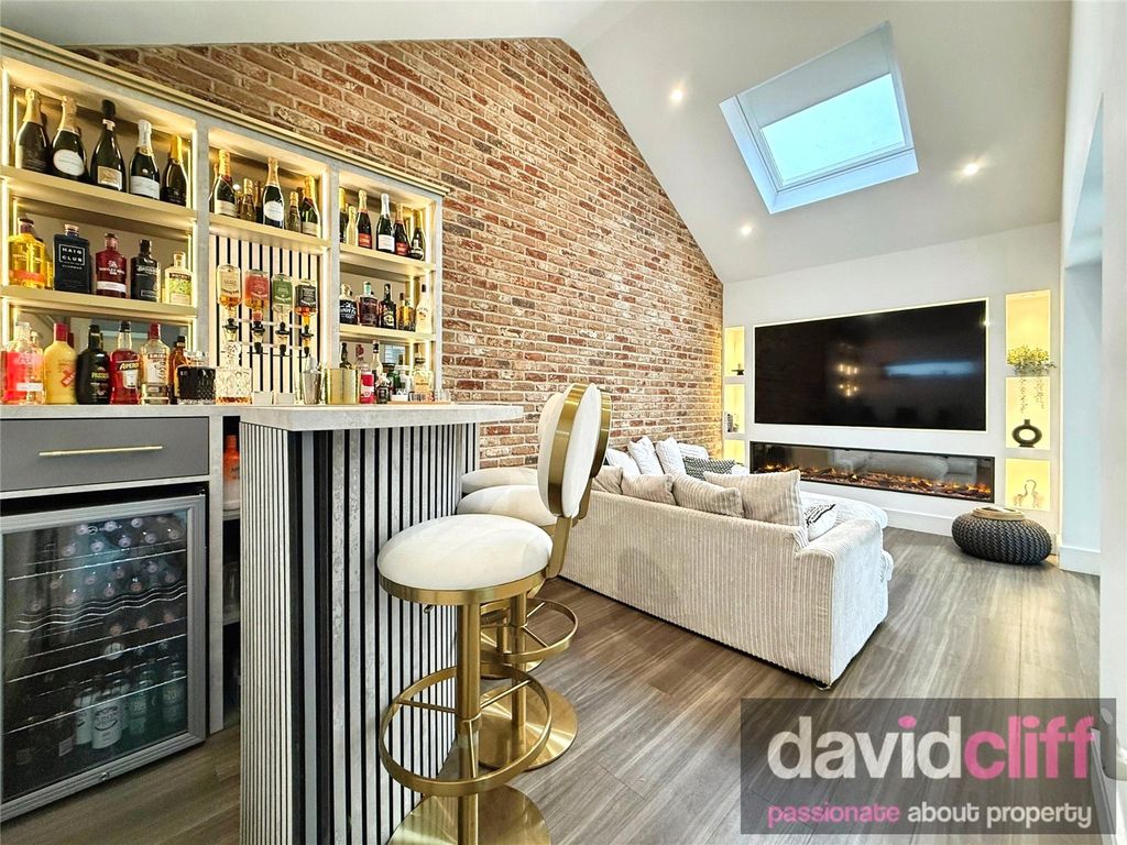 Property photo 2 of 35 Picture No. 09
