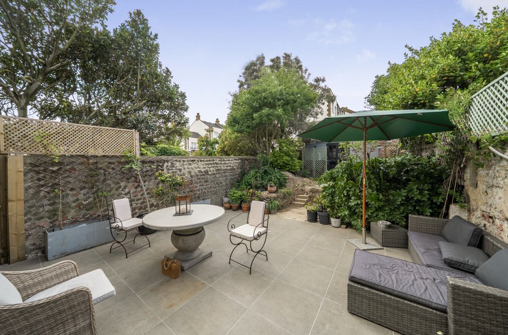 Property photo 1 of 15 1456571-21-69Fb50...