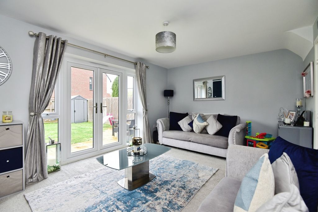 Property photo 2 of 19 Pbox-Img.Jpg