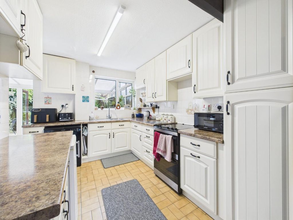 Property photo 3 of 23