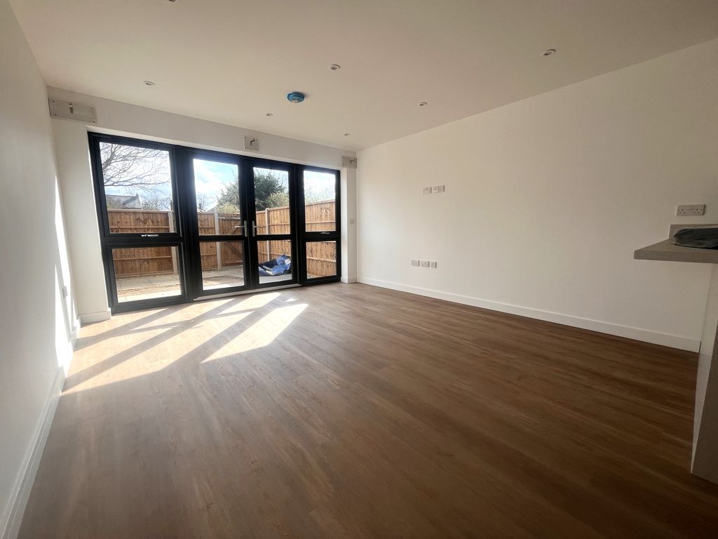 Property photo 3 of 7 Living Room